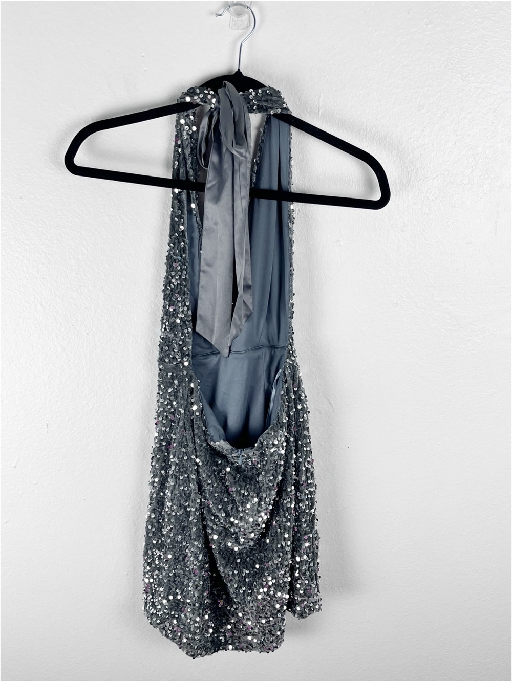 SELFIE LESLIE Gray Sequins Halter Top Low Back Mini Dress Medium Party Date Boho - Picture 2 of 11